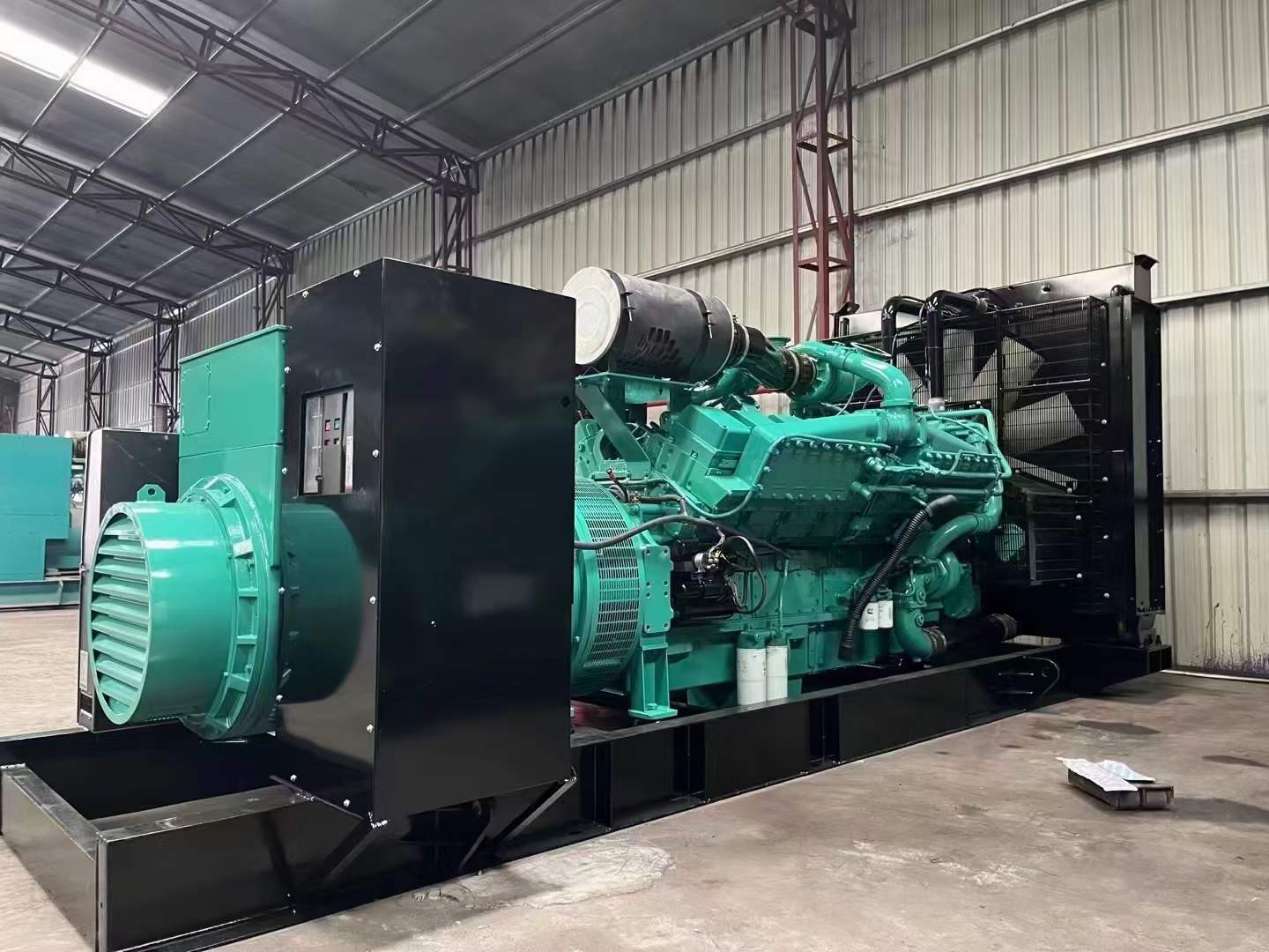 鄂托克前如何降低 800kW 柴油发电机输出电流的波动？